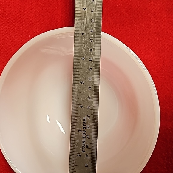 VINTAGE FIRE KING MILK GLASS ANCHOR HOCKING BOWL - SIZE 7.25" D X 3.5" T - Picture 3 of 6